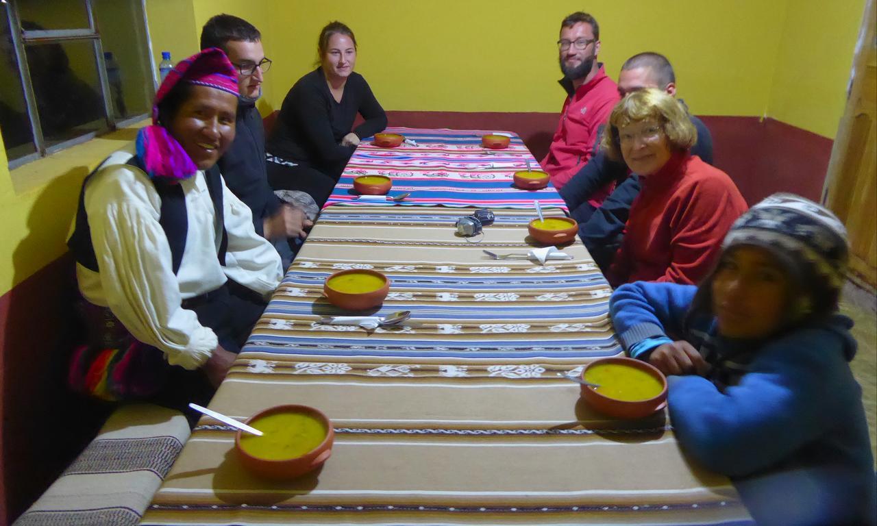 Taquile Familia Celso Hotell Huillanopampa Eksteriør bilde